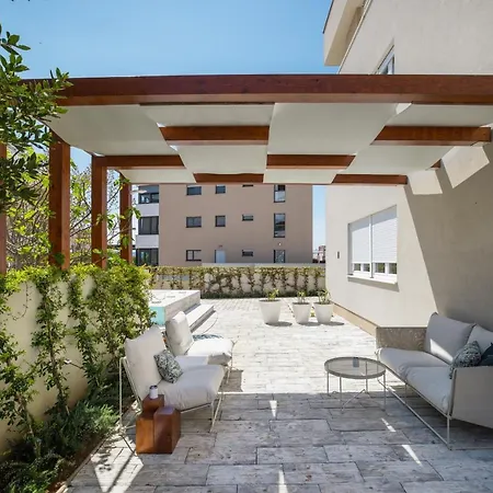 Ika Boutique Luxury *