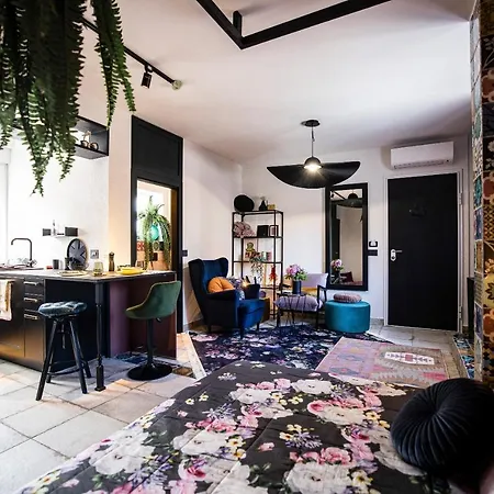 Ika Boutique Luxury *