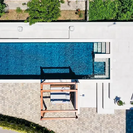 Ika Boutique Luxury 아파트 *