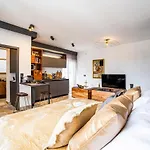 Ika Boutique Luxury Apartman *