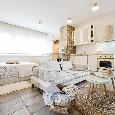 Διαμέρισμα Ika Boutique Luxury