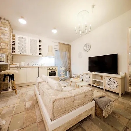 Ika Boutique Luxury Apartment