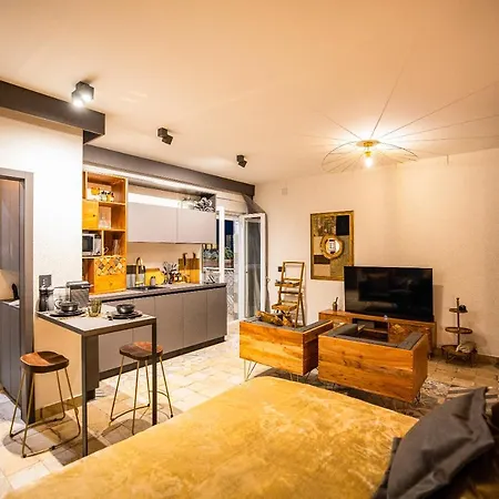 Ika Boutique Luxury *