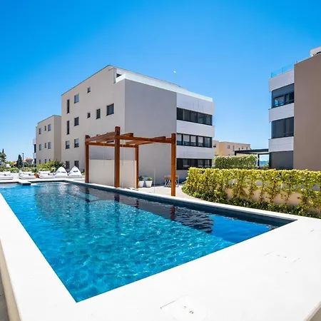 Ika Boutique Luxury *