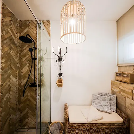 Ika Boutique Luxury Apartment *