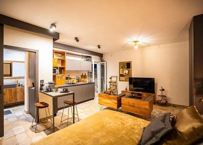 Ika Boutique Luxury *